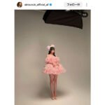 鈴木愛理、二次元超え！？美脚魅せる神プロポーション披露にファン歓喜の声！「天性のアイドルすぎて頭抱えちゃう」「リアルなお人形さん」