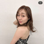 須田亜香里、「ちょい攻め」胸元あらわなワンピース姿で脇披露！「いつ見ても可愛いな」「めっちゃセクシーだったね」の声