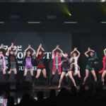 現役女子大生グループ・フジコース、美脚きわだつ衣装でTGCオープニングアクトに登場！＜マイナビ TGC 2024 S/S＞