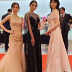 【動画】華やかな韓国モデルと島田結衣、Emiri、柊木リマ、北川杏奈ら日本人美女モデルがドレス衣装で共演！＜第10回インターナショナルスーパークイーンモデルコンテスト＞