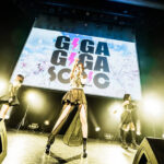 【写真特集】.SHAR-LiE、お腹チラ見せのシックな衣装でファンを悩殺！＜GIGA・GIGA SONIC 〜新生活でもオタクライフ！！〜＞