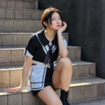 【写真特集】美凪(.SHAR-LiE)、オーバーオールミニ丈コーデで美脚披露！ 「物心ついた時から歌うことが好きでした」