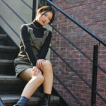 【写真特集】美凪(.SHAR-LiE)、オーバーオールミニ丈コーデで美脚披露！ 「物心ついた時から歌うことが好きでした」