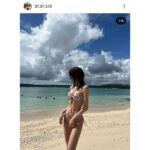 すーぱー柿のたね。腹筋あらわなビキニ姿で神プロポーション披露！2.3万件こえる「いいね」