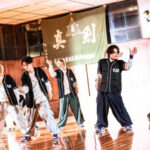 Travis Japan×登美丘高校ダンス部が一夜限りのコラボダンス！嵐の「Troublemaker」に乗せてSPステージに挑戦！