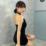 岸明日香、ミニ丈ドレスで「美しすぎる」肩＆背中披露！ファンから「大人の色気」「最強」との声
