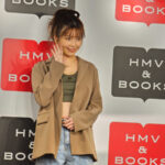 【動画】AAA・宇野実彩子がヘソ出しコーデで美ボディアピール！ソロ５周年メモリアルブック発売で思いを語る。