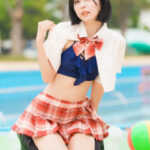 【写真特集】ステミレイツ・ごみちゃん、スケ感カワイイ制服水着で登場！ ＜SPLASH SUMMER×近代麻雀水着祭2024＞