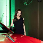 板野友美、大人の黒ドレス姿で色艶美肌公開！「かっこよすぎ」「綺麗やな」の声！