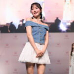 兒玉遥、肩出しコーデで登場！さわやかな肌見せに大反響！