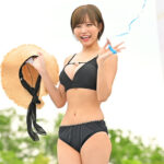 【動画】本郷愛、美しすぎるスタイル際立つ黒水着でランウェイに登場！＜SPLASH SUMMER×近代麻雀水着祭2024＞