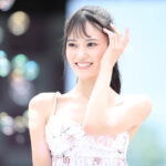 【動画】人気セクシー女優・八掛うみ、花柄ビキニでランウェイに登場！＜SPLASH SUMMER×近代麻雀水着祭2024＞