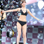 【写真特集】本郷愛、美バストきわだつ黒水着でランウェイに登場！ ＜SPLASH SUMMER×近代麻雀水着祭2024＞