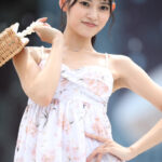 【動画】人気セクシー女優・八掛うみ、花柄ビキニでランウェイに登場！＜SPLASH SUMMER×近代麻雀水着祭2024＞