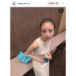 今田美桜、美スタイル披露！ノースリーブワンピースでのオフショにファン歓喜の声！