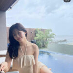高橋凛、とろみ素材の優雅な水着姿でファンを魅了！「ビキニじゃないけどセクシー」「人魚姫みたいに可愛い」