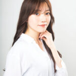 佐野麗奈、iLU、椎名糸が「近代麻雀水着撮影会2024」にてバックヤードレポーターで 参加！