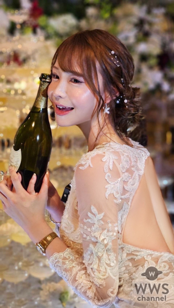 ベネ東京・れみ(れみれみ)、美しすぎるロングドレスで登場！ 六本木新境地で5000万円のシャンパンタワーで圧巻のパフォーマンス。