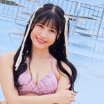 【動画】Luce Twinkle Wink☆・咲本美桜、くびれあらわなピンクチェックの水着で登場！＜SPLASH SUMMER×近代麻雀水着祭2024＞