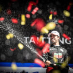 アントニオがチェッカーフラッグを受け、ベルリンで3勝⽬を挙げる！＜2024 SUN MINIMEAL ベルリン E-Prix Round 10＞