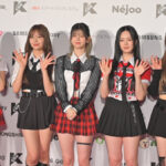 【写真特集】NiziU、美脚きだわつチェック柄衣装でレッドカーペットに登場！＜KCON JAPAN 2024＞