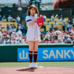 秋元真夏、5月3日(金)の東北楽天ゴールデンイーグルス対千葉ロッテ戦の始球式に2年ぶりに登場！見事な投球を披露！
