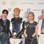 【写真特集】INI、ヴィジュアルが神すぎるモノトーン×ブルー衣装でレッドカーペットに登場！＜KCON JAPAN 2024＞