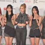 【写真特集】Kep1er、美脚＆ヘソだしモノトーンコーデでレッドカーペットに登場！＜KCON JAPAN 2024＞