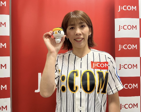 吉田沙保里が阪神甲子園球場での始球式に初挑戦！「今までの始球式で1番！ノーバウンドで100点満点の投球！」