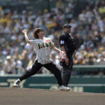 吉田沙保里が阪神甲子園球場での始球式に初挑戦！「今までの始球式で1番！ノーバウンドで100点満点の投球！」