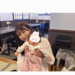 安めぐみ、生後3ヵ月次女も初めてパパ 東貴博のお店へ＆色々なご縁で…元プロ野球選手岩隈氏の妻･まどかさんとヤクルト青木の妻・佐知さんとの記念ショットも！！