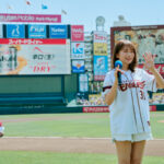 秋元真夏、5月3日(金)の東北楽天ゴールデンイーグルス対千葉ロッテ戦の始球式に2年ぶりに登場！見事な投球を披露！