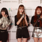 【動画】ME:I (ミーアイ)が美脚きわだつブラック×シルバーコーデでKCONレッドカーペットに登場！＜KCON JAPAN 2024＞