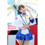 佐々木美乃里、美脚アピールのコスチュームでSUPER GTに登場！ 「新生CERUMOの勝利の女神となれるように」