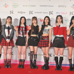 【写真特集】NiziU、美脚きだわつチェック柄衣装でレッドカーペットに登場！＜KCON JAPAN 2024＞