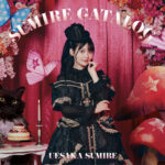上坂すみれ、初のベストアルバム『SUMIRE CATALOG』のジャケット写真＆新アーティストビジュアルを公開！法人別購入者特典＆勲章バッジの最新情報も！