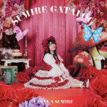 上坂すみれ、初のベストアルバム『SUMIRE CATALOG』のジャケット写真＆新アーティストビジュアルを公開！法人別購入者特典＆勲章バッジの最新情報も！