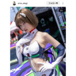 赤城ありさ、美腹筋チラ見せ！綾波レイのコスチューム姿でファン魅了！
