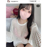 まゆぐらむ、ざっくりニットから華やかビキニを透け見せ！？