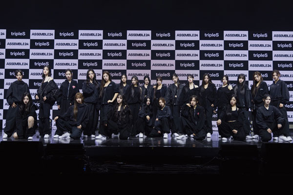 tripleS、K-POP女性グループ最多人数24人の完全体で初のSHOW CASEライブ開催！日本市場へも本格的進出！！