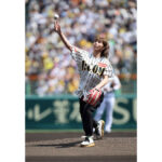 吉田沙保里が阪神甲子園球場での始球式に初挑戦！「今までの始球式で1番！ノーバウンドで100点満点の投球！」