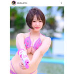 峰りなこ、ピンクビキニから下乳チラリ！爽やか夏ショットにファン「ハートを射抜かれました」「りなこ様、大好きです」