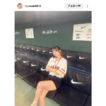 黒嵜菜々子、美太ももあらわなスポーツ観戦スタイルに反響！「可愛すぎる」「カッコいいじゃん」