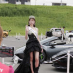鈴木梨恩、西森由美子らベストオブミスグランプリが美脚アピールのドレスでウォーキングを披露！＜TOKYO SUPERCAR DAY 2024＞