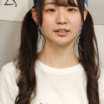 【動画】八坂沙織プロデュースアイドル・終末のアンセムが8/1にデビュー！八坂はクールなミニスカ美脚コーデで登場！