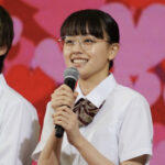 上坂樹里、山田涼介主演ドラマ『ビリオン×スクール』制作発表会見にゼロ組生徒として出席！「たくさんのことを吸収させていただいています」
