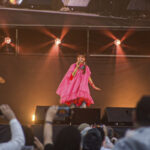 【写真特集】島谷ひとみがピンク色衣装で伸びかやな歌声で魅了！＜PEACE STOCK 79'＞