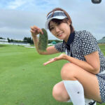藤澤響花、ゴルフウェアで健康的美脚SHOT公開！