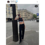 三吉彩花、美腹筋チラ見せ私服コーデ公開！