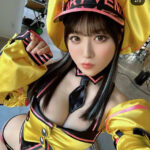 東雲うみ、むっちり桃尻あらわなコスプレ姿にファン「フィギュアかな？」の声！